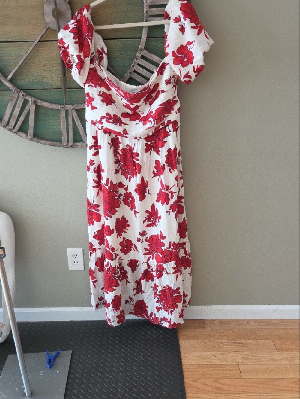Abercrombie & Fitch Emerson Off Shoulder Maxi Dress In Red and White Botanical - Picture 15 of 16